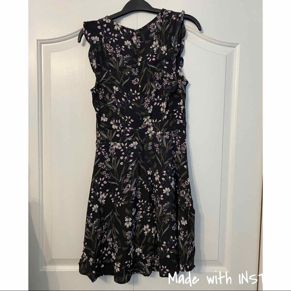 Dynamite V neck Ruffle Flare dress NWT - Picture 4 of 4